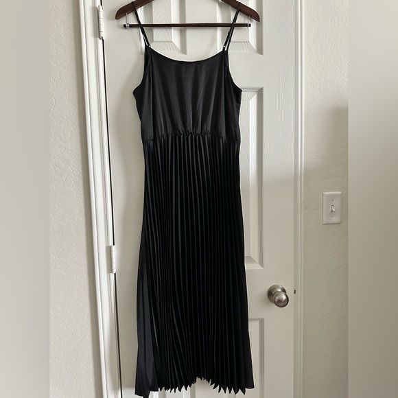 New Rachel Zoe Women's Black Pleated Maxi Dress, Stretch, Size Medium - Picture 5 of 9